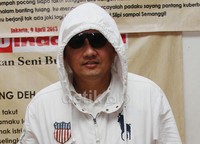 Gaya hip-hop Farhat Abbas. Gus Mun/detikHOT.