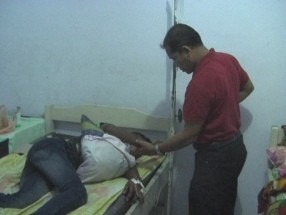 Tenggak 4 Galon Arak Jawa, 1 Tewas 2 Dirawat