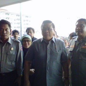 Menkokesra Puji Penanganan Korban Banjir di Bandung Selatan