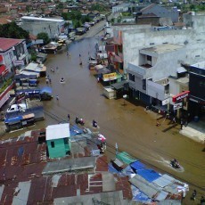 Pantau Banjir Bandung Selatan dari Menara Masjid Setinggi 32 Meter