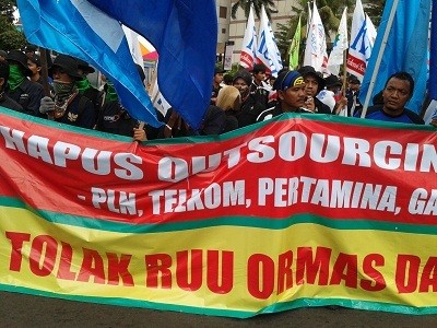Demo Buruh di Bundaran HI, Lalin Sudirman-Thamrin Macet