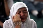 Terapi Stres, Ratusan Siswa Menangis