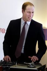 Saat Pangeran William Nge-DJ