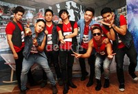 Lagu mereka yang berjudul 'Xtraordinary' terpilih menjadi OST film tersebut. Gusmun/detikFoto.