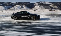 Mobil tersebut memapu melaju dengan kecepatan 294,8 km/jam. (dok Nissan).