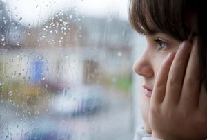 Saat Musim Hujan Cenderung Galau, Apakah Masuk Gangguan Mental?