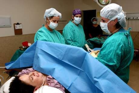 Begini Untung Ruginya Melahirkan Secara Caesar