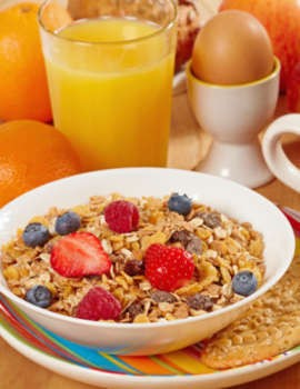Yogurt dan Oatmeal, Sarapan Sehat Agar Tubuh Ramping