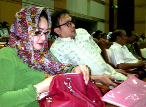 Anggota Komisi III Sepakat Panggil Eyang Subur ke DPR Anggota Komisi III Sepakat Panggil Eyang Subur ke DPR