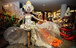 Busana Gede Yudi Buka Kemang Fashion Week