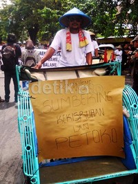 Anggota Komunitas Becak Jogja Anti Premanisme merasa rugi bila Yogya tidak aman akibat ulah preman.