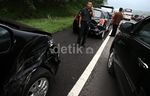 Bus Prima Jasa Tabrak 4 Mobil