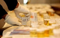 Ratusan sampel urine yang diambil dari para bakal calon anggota legislatif (Bakal Caleg) dari Partai Nasional Demokrat (NasDem) dikumpulkan di sebuah hotel di Jakarta, Kamis (11/4/2013).