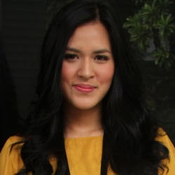Tiba di Surabaya, Raisa Tak Sabar Hibur Penggemar