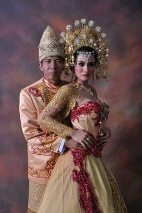 5 Pernikahan Selebriti Indonesia yang Menghebohkan Dunia Maya