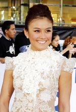 Pose Agnes Monica di Premiere Film Tom Cruise Oblivion
