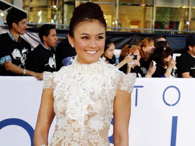 Pose Agnes Monica di Premiere Film Tom Cruise Oblivion