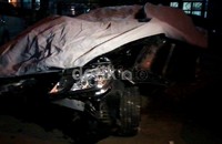 Mobil Mercedes Benz E250 bernomor polisi B 918 RK itu menabrak pohon mahoni di kawasan tersebut. Dicky/detikHOT.