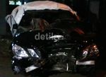 Tabrak Pemotor & Pohon, Mobil Richard Kevin Ringsek