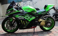Motor milik Donking dimodifikasi di bengkel Baru Motor Sport (BMS), Jakarta Barat.