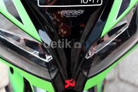 Ditambah lagi aksesoris-aksesoris yang menggunakan merek premium menjadikan motor ini lebih elegan.