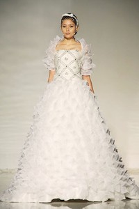 Jakarta, Indonesia - 07 April 2013. Eddy Betty Haute Couture. Bazaar Wedding Exhibition 2013 at Ballroom Hotel Ritz Carlton. Pacific Place. Jakarta. [Foto: Mohammad Abduh/Wolipop]