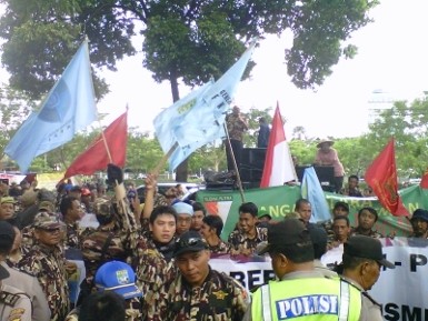 Di Tengah Jumpa Pers, Komnas HAM Didemo 100-an Orang Berbaju Loreng Di Tengah Jumpa Pers, Komnas HAM Didemo 100-an Orang Berbaju Loreng
