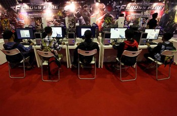 Warna warni ceria menggambarkan banner Traceroute Party yang digelar selama tiga hari dari tanggal 12-14 April 2013 mendatang di JCC, Senayan, Jakarta, Jumat (12/04)