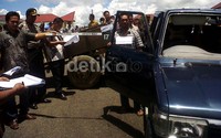 Dalam rekonstruksi, terungkap bahwa kejadian itu berawal dari penangkapan tersangka perjudian dan istrinya berteriak-teriak. Andi Siahaan/detikcom.