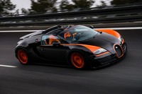 Mobil yang didesain untuk meminimalkan turbulensi dan suara angin yang berisik ini diperkuat dengan mesin 8.0 liter berkonfigurasi W16. (dok Bugatti)