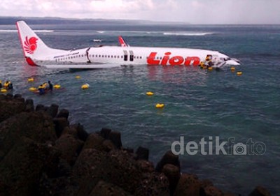 Pesawat Lion Air Jatuh ke Laut
