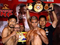 Chris John dan Satoshi Hosono akan bertarung untuk memperebutkan sabuk juara kelas bulu super versi WBA. Ramses/detikFoto.