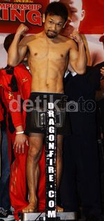 Chris John dan Satoshi Hosono Timbang Badan
