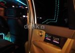 Mobil MPV dengan 75 LCD