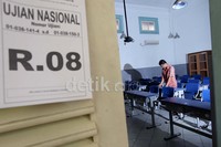 Untuk menghindari kebocoran soal pada Ujian nasional (UN) SMA/SMK yang digelar pada 15-17 April 2013 mendatang, peserta ujian dibatasi 20 siswa dalam satu ruangan. Selain itu, variasi soal dibuat berbeda dengan 20 jenis soal.