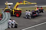 F1 GP China Diwarnai Adegan Naik Scooter