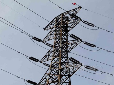 Tower SUTET 150 KV Dipanjat Fransiskus