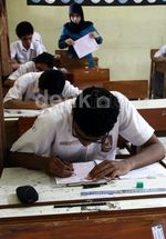 Hari Ini Siswa SMA Laksanakan UN
