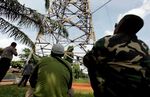 Tower SUTET 150 KV Dipanjat Fransiskus