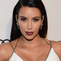 Hamil, Berat Badan Kim Kardashian Naik 50 Kg