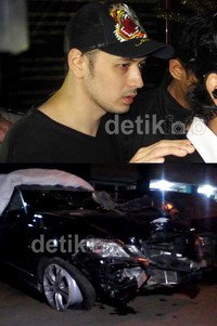 Aktor Richard Kevin menabrak pemotor, seorang pekerja galian, dan pohon pada Rabu (10/4/2013). (dok. detikHOT)