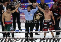 Karena belum tuntas digelar sampai tiga ronde, maka pertarungan berakhir dalam kondisi technical draw.