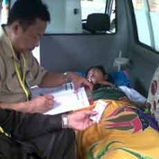 Fandy Garap Ujian di Ambulance yang Diparkir di Sekolah