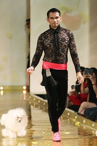 Jakarta, Indonesia - 10 April 2013. Adjie Notonegoro Adam & Hawa. Kemang Fashion Week 2013 at Lippo Mal Kemang.  Jakarta. [Foto: Mohammad Abduh/Wolipop]