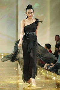 Jakarta, Indonesia - 10 April 2013. Adjie Notonegoro Adam & Hawa. Kemang Fashion Week 2013 at Lippo Mal Kemang.  Jakarta. [Foto: Mohammad Abduh/Wolipop]