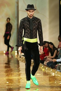 Jakarta, Indonesia - 10 April 2013. Adjie Notonegoro Adam & Hawa. Kemang Fashion Week 2013 at Lippo Mal Kemang.  Jakarta. [Foto: Mohammad Abduh/Wolipop]