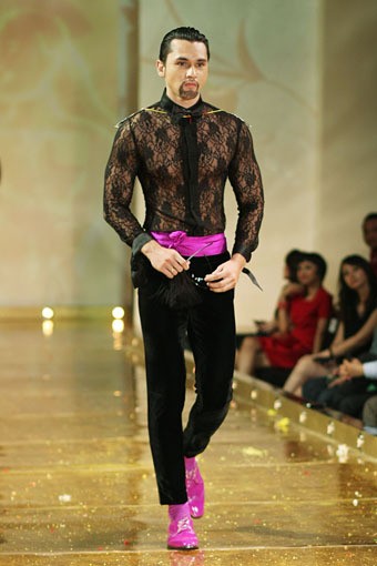 Jakarta, Indonesia - 10 April 2013. Adjie Notonegoro Adam & Hawa. Kemang Fashion Week 2013 at Lippo Mal Kemang.  Jakarta. [Foto: Mohammad Abduh/Wolipop]