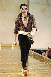 Jakarta, Indonesia - 10 April 2013. Adjie Notonegoro Adam & Hawa. Kemang Fashion Week 2013 at Lippo Mal Kemang.  Jakarta. [Foto: Mohammad Abduh/Wolipop]