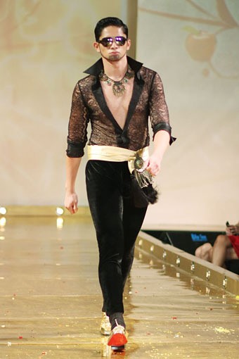 Jakarta, Indonesia - 10 April 2013. Adjie Notonegoro Adam & Hawa. Kemang Fashion Week 2013 at Lippo Mal Kemang.  Jakarta. [Foto: Mohammad Abduh/Wolipop]