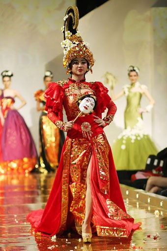 Jakarta, Indonesia - 10 April. Gede Yudi Sang Dewi. Kemang Fashion Week 2013 at Lippo Mal Kemang. 10 April 2013. Jakarta. [Foto: Mohammad Abduh/Wolipop]